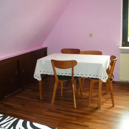 Ferienwohnung Am Wald Appartement *